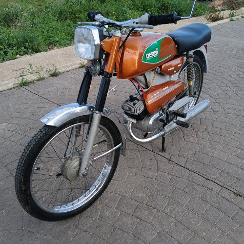 Restauración y matriculacion de una derbi antorcha