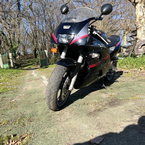Vuelta a la vida Fzr 1000 abandonada +18 años
